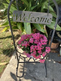 4 Foot Metal Flower WELCOME Basket