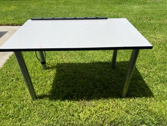 Sturdy Indoor/Outdoor Table