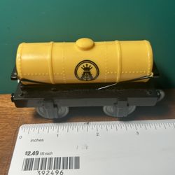 Thomas Trackmaster T4640 Yellow Tanker 2009 Mattel - Thomas The Tank Engine & Friends