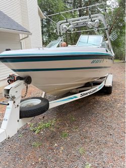 1995 Chaparral 2130 SS Ski boat