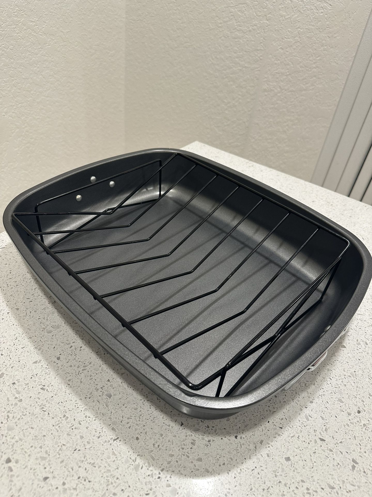 Turkey roasting tray with rack