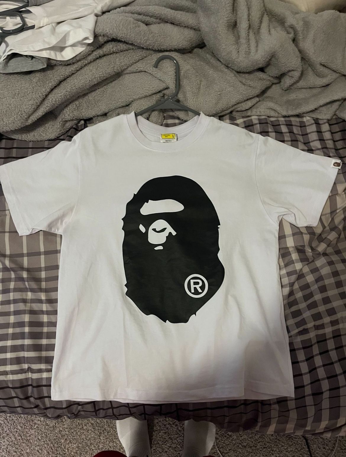 Size L Men’s Bape Tee 