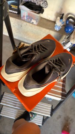 Nike Low-Top Sneakers 7.5 Women
