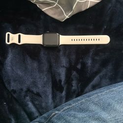 Apple Watch SE 44mm