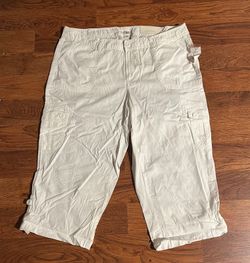 New$50 Cato Plus Sportswear White Cargo Capri Pants Size 16W