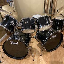 Pearl Forum Series drum set