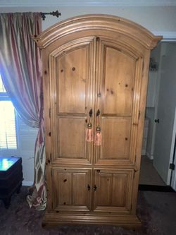 Armoire/ TV cabinet