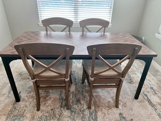 Chevron Pattern Dining Table with 4 Cross-Back Chairs