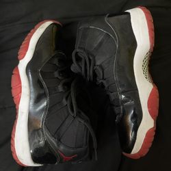 Jordan 11 Breds (2012)