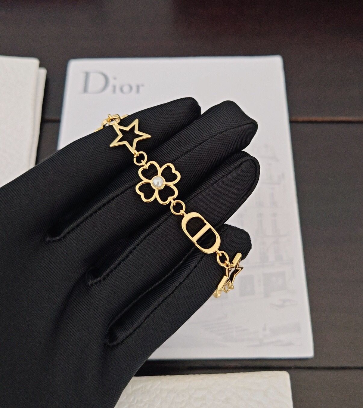 Fashion versatile must-have