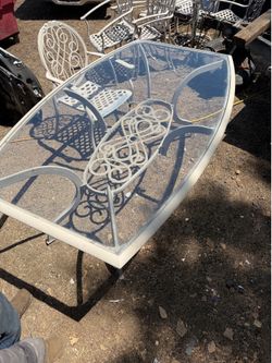 Aluminum table with 6 chairs