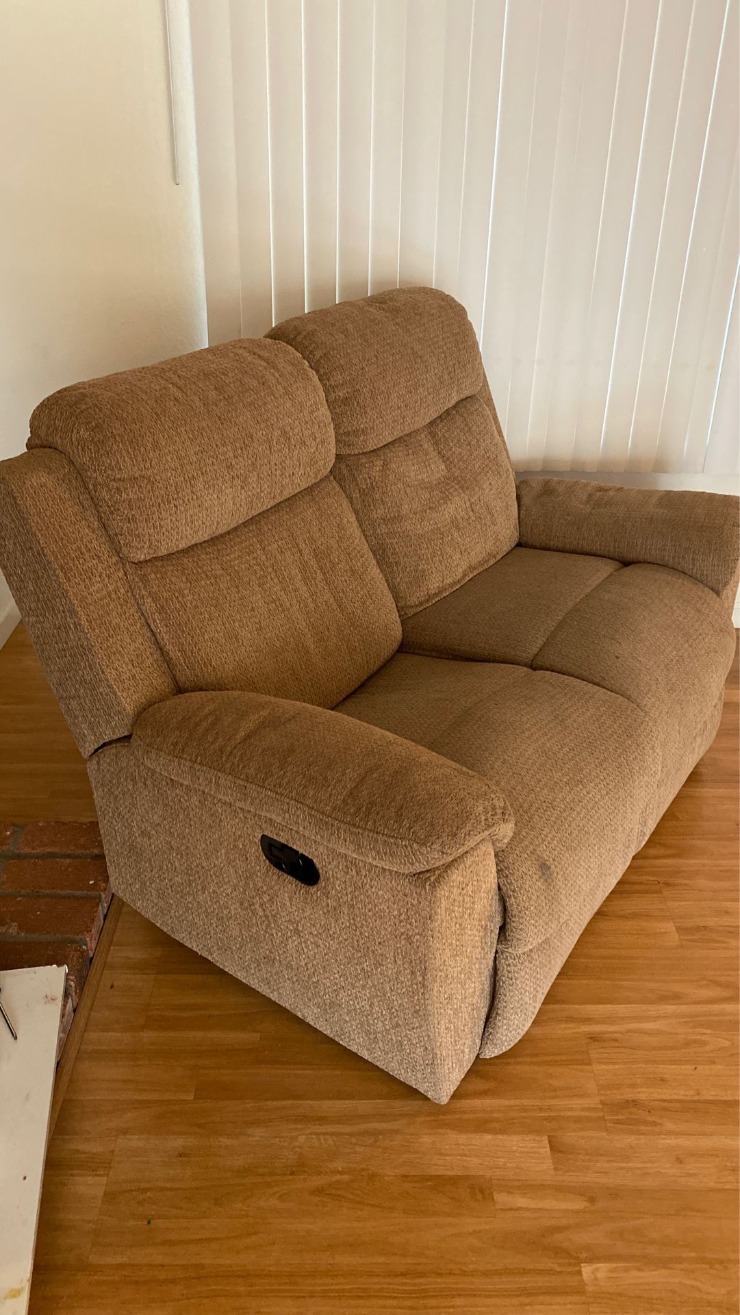 Recliner sofa 3X2.