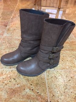 Women's Boots Brand New Size 7 Brown