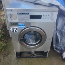 Maytag 18lb Commercial coin op washing machine

