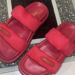 LV SLIDES 