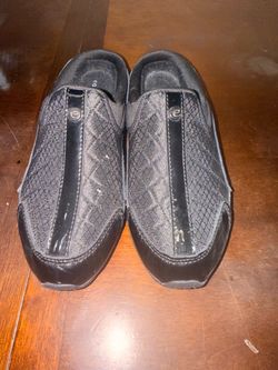 Women black shoes on sale!! Size 7