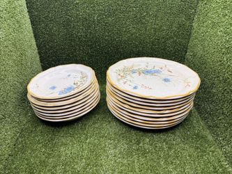 Mikasa Blue Daisies EB804 19-Pc Dinnerware Set Plates Bowls Japan Vintage