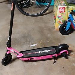 Brand New Still In The Box" Razors  E90"For Kids 