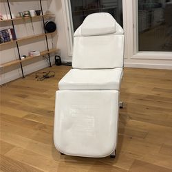 Facial chair/bed