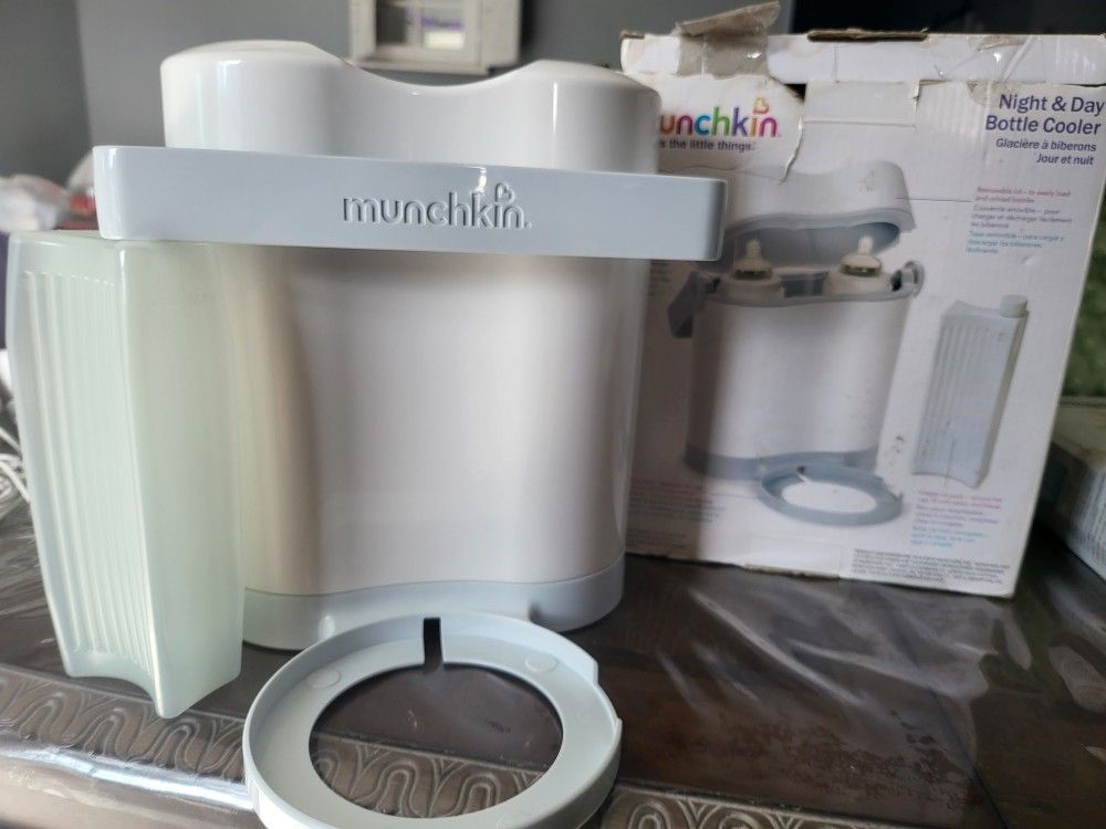 Munchkin Bottle Cooler And Warmer