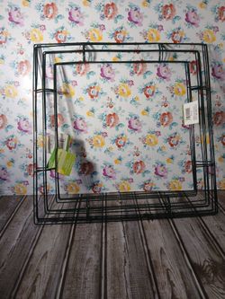 Wire wreath decor