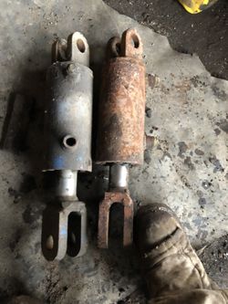 Cylinders hydraulic