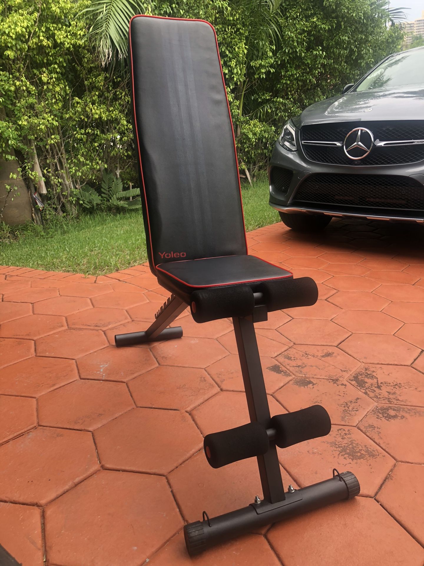 FULLY ADJUSTABLE WORKOUT BENCH