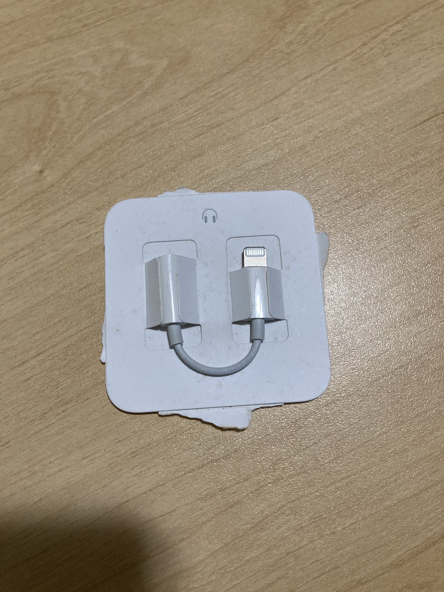 Apple Earphone Dongle