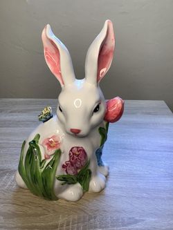 New Beautiful Glass Easter Bunny Decor $10