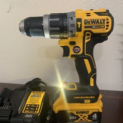 Dewalt 20v 1/2” Hammerdrill Drill Driver 2-Speed Bateria 4.0 Y Cargador Nuevos