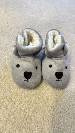 NEW GYMBOREE KOALA BEAR SLIPPERS SIZE 5/6