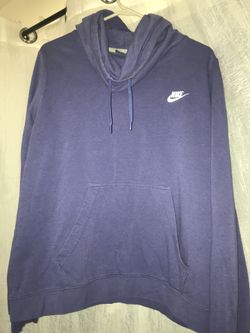 Women’s purple Nike sweatshirt
