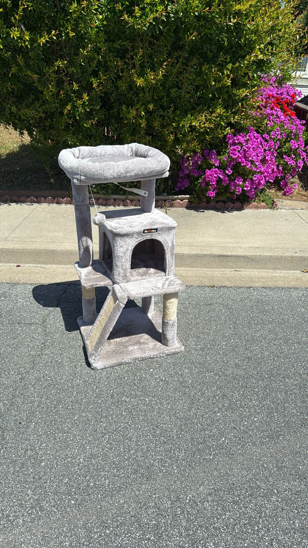 Quality Cat Tree House , Almost New