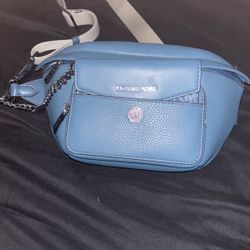 New Michaels Kors Sling Bag