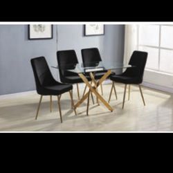 Brand new dining table set of 4