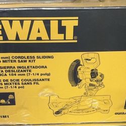 DEWALT  20V MAX Cordless 7-1/4 in. Sliding Miter Saw  (please Read Ad)