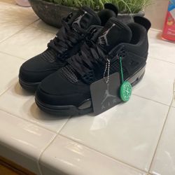 New Jordan 4 Retro Black cats Size 5.5 