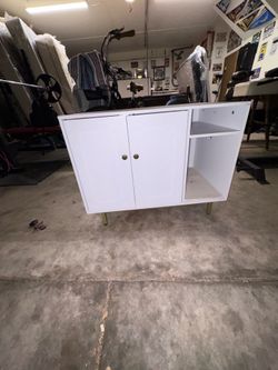 Storage cabinet