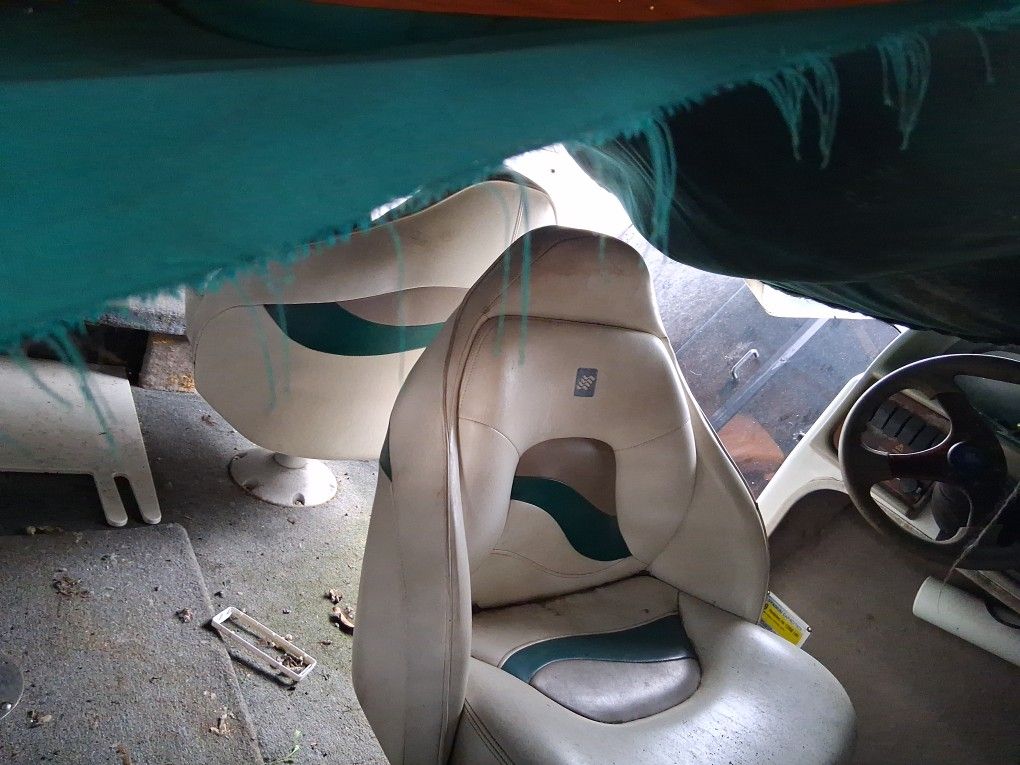 Four Winns 205 Sundowner Boat 22Ft