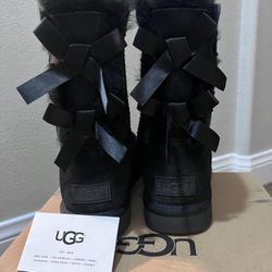 UGG Women's Bailey Bow II Boot Black Size 7, Box states “ water resistant “, Ugg With Bows Size 7
