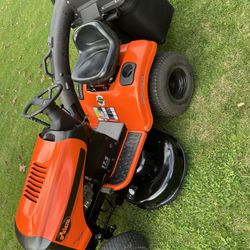 Ariens Riding Lawnmower With Dual Bagger Attachment