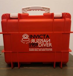 Invicta 8-slot Watch Case