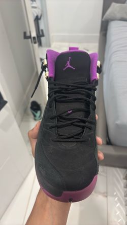 Hyper violet jordan 12 size 9