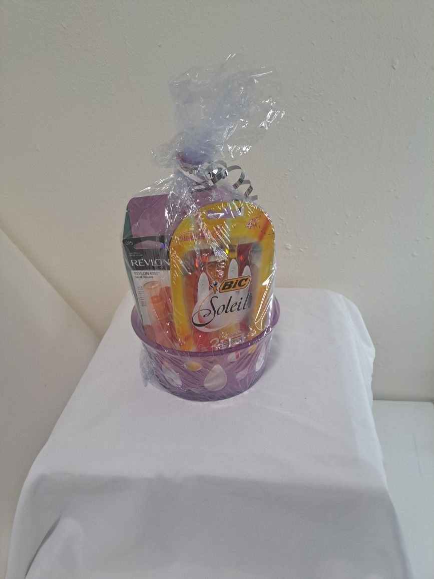 Ladies Gift Set-Lubriderm, Face Masks, Razors, Shea Moisture Soap, Aveeno Scrub, Razors, Kiss Balm
