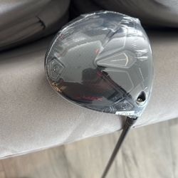 Cobra Darkspeed Max 10.5 new in wrapper