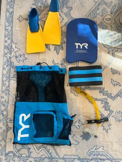 TYR swim gear set