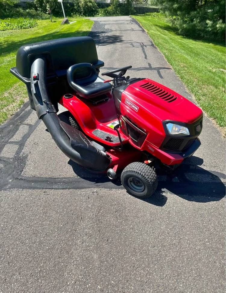 Craftsman Riding Mower🏡