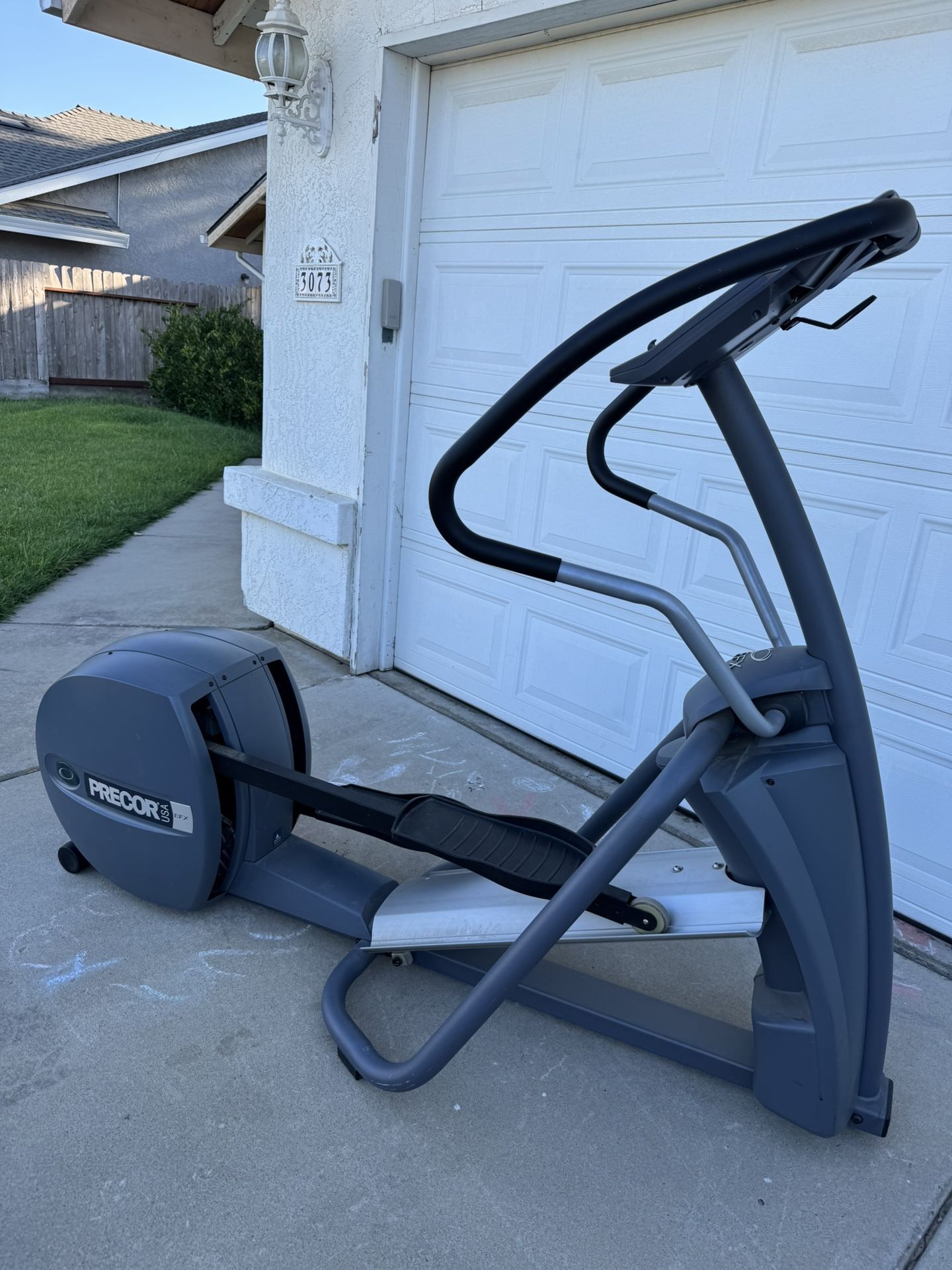 PRECOR EFXi Elliptical 
