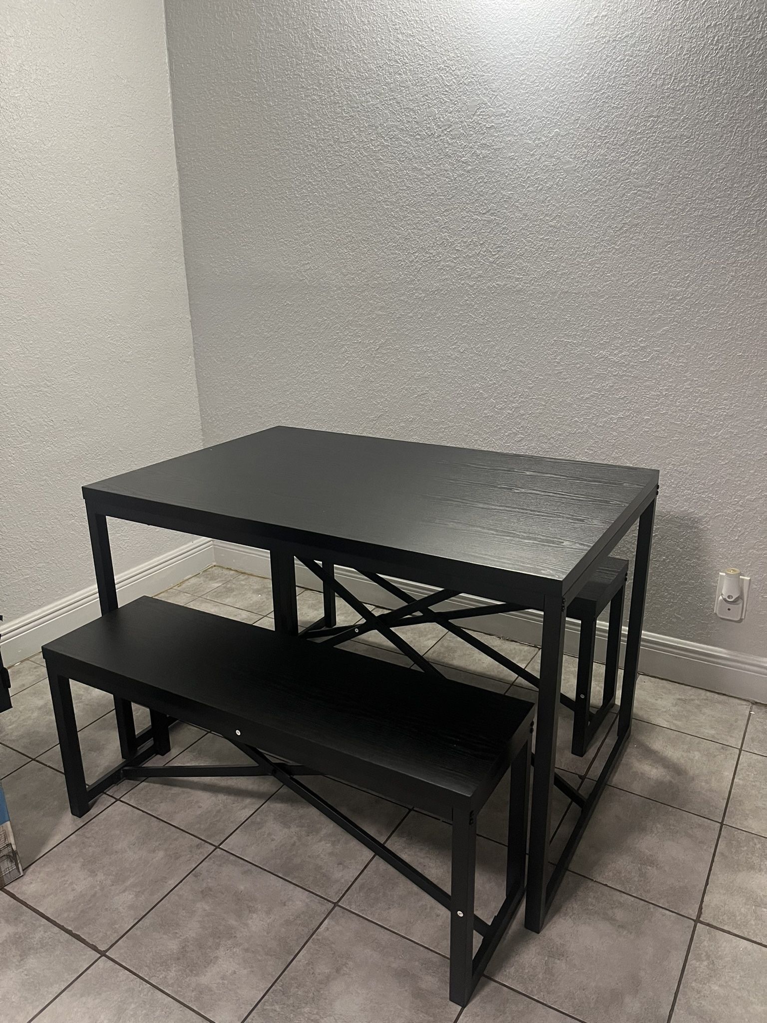 MODERN “PICNIC” STYLED DINING TABLE