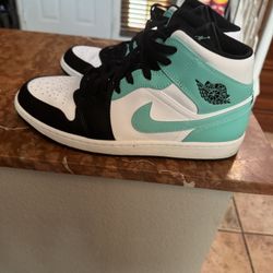Nike Jordan 1 Mid Sz 11 Worn Once 